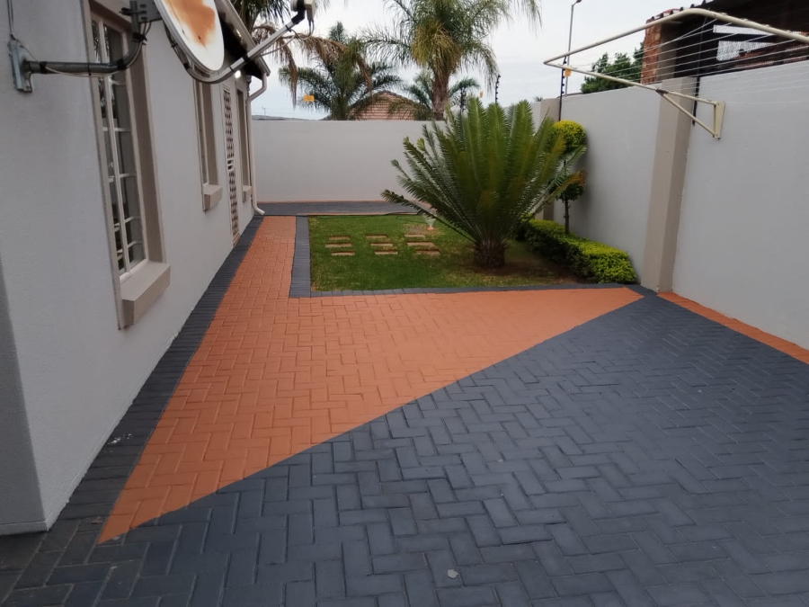 To Let 3 Bedroom Property for Rent in Nellmapius Gauteng