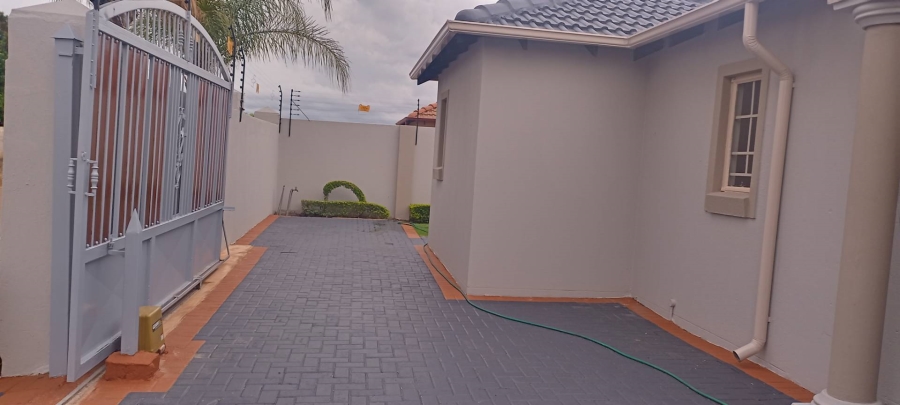 To Let 3 Bedroom Property for Rent in Nellmapius Gauteng