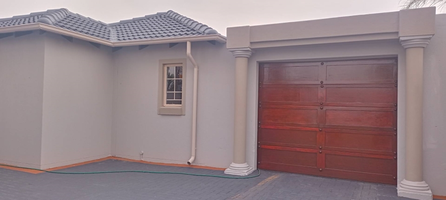 To Let 3 Bedroom Property for Rent in Nellmapius Gauteng