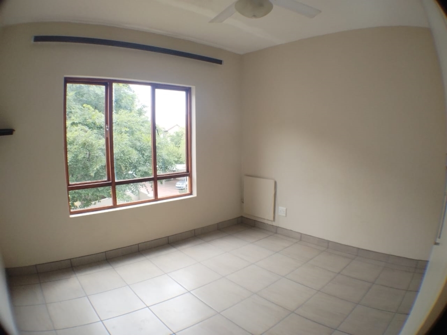 To Let 2 Bedroom Property for Rent in Broadacres Gauteng