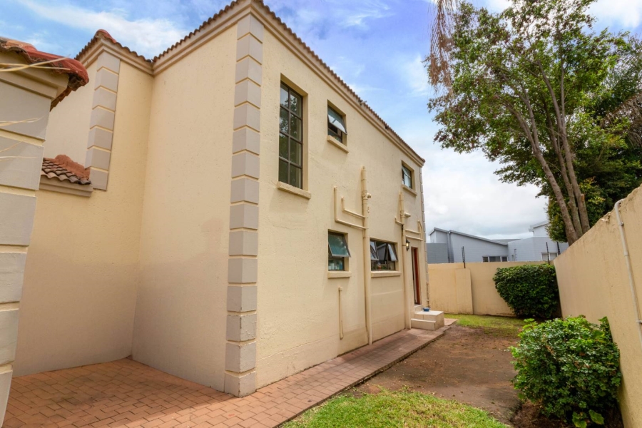 To Let 3 Bedroom Property for Rent in Broadacres Gauteng