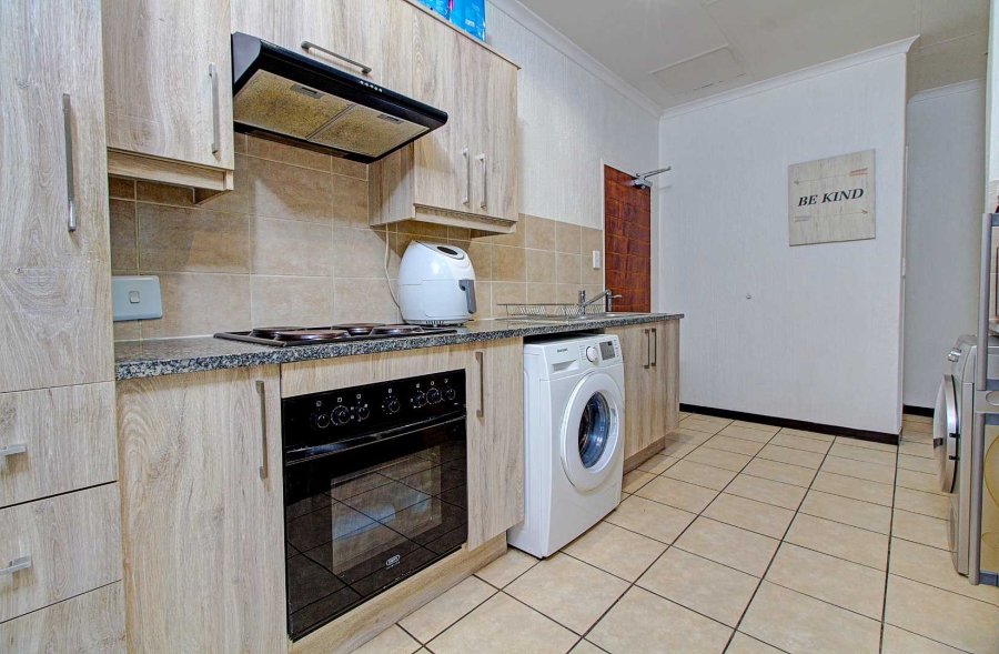 2 Bedroom Property for Sale in Wilgeheuwel Gauteng