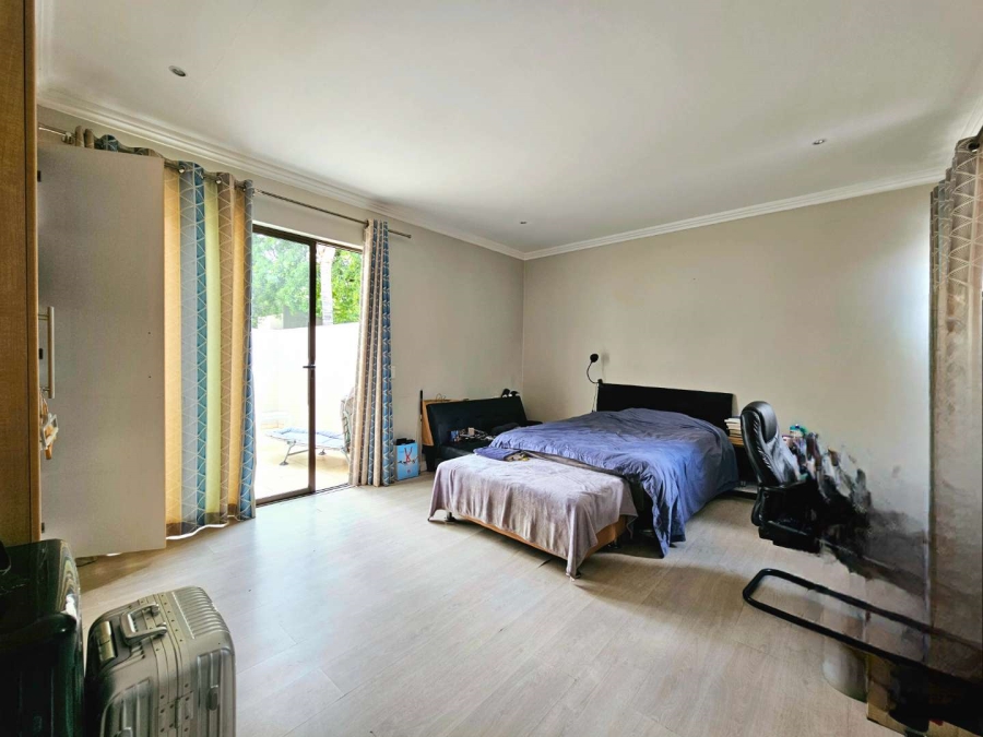 To Let 4 Bedroom Property for Rent in Sandown Gauteng