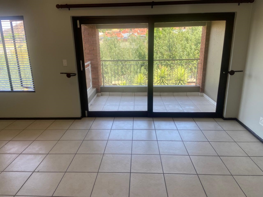 To Let 2 Bedroom Property for Rent in Glenvista Gauteng