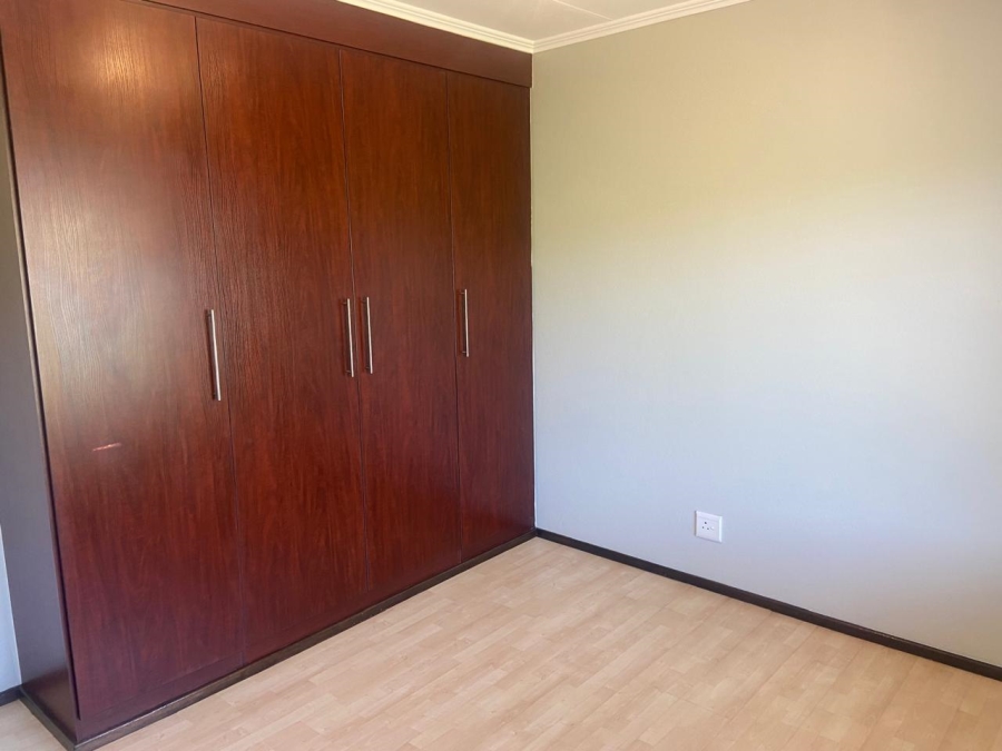 To Let 2 Bedroom Property for Rent in Glenvista Gauteng