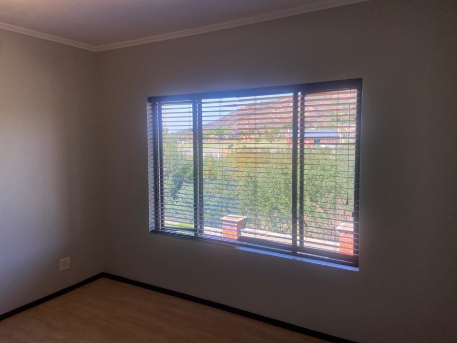 To Let 2 Bedroom Property for Rent in Glenvista Gauteng