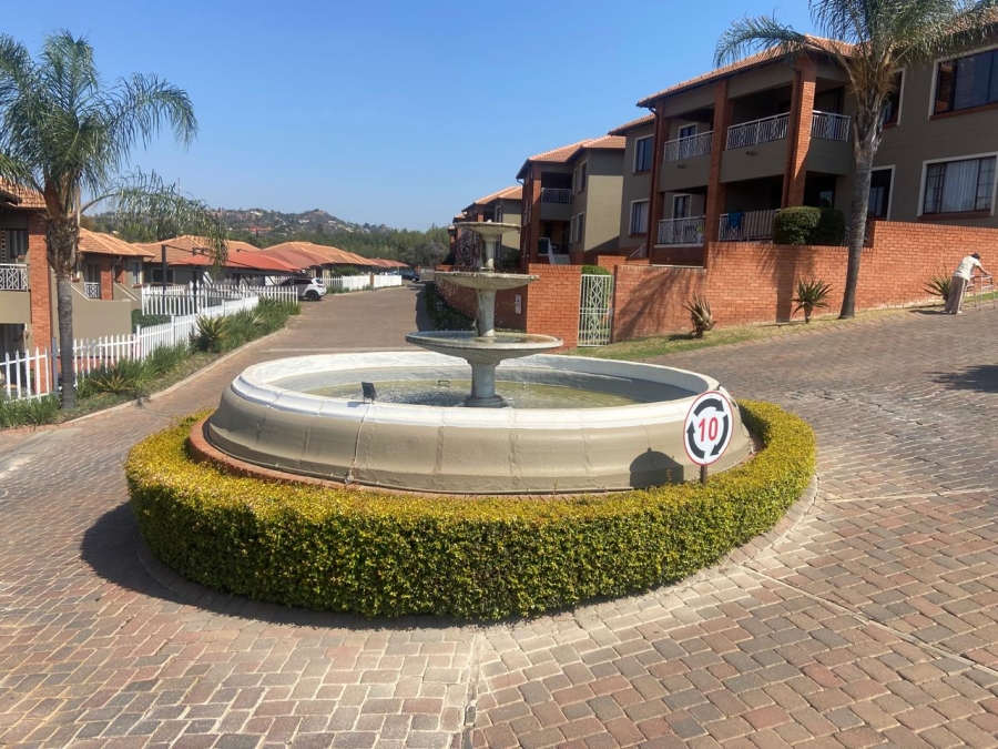 To Let 2 Bedroom Property for Rent in Glenvista Gauteng