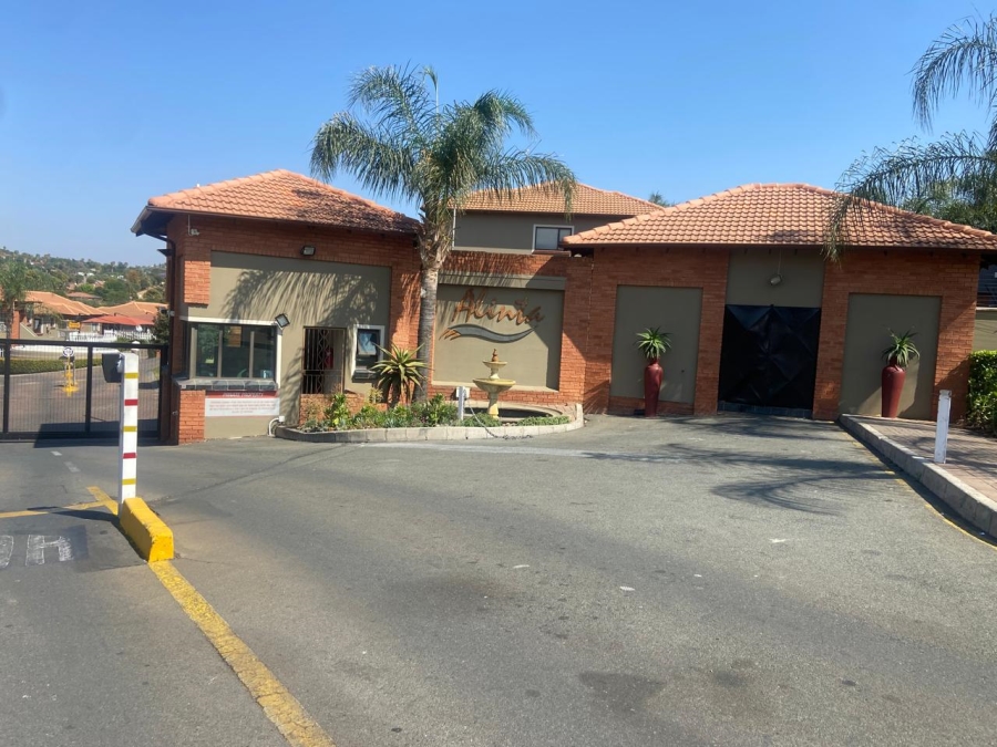 To Let 2 Bedroom Property for Rent in Glenvista Gauteng