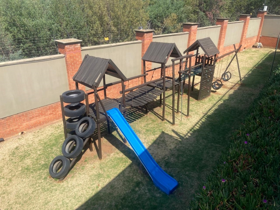 To Let 2 Bedroom Property for Rent in Glenvista Gauteng