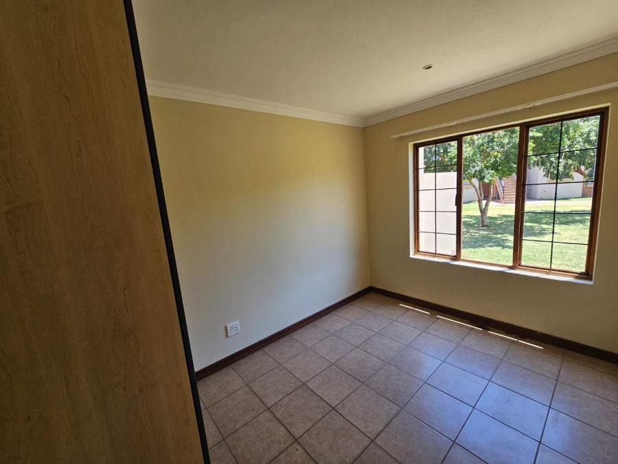 2 Bedroom Property for Sale in Montana Tuine Gauteng