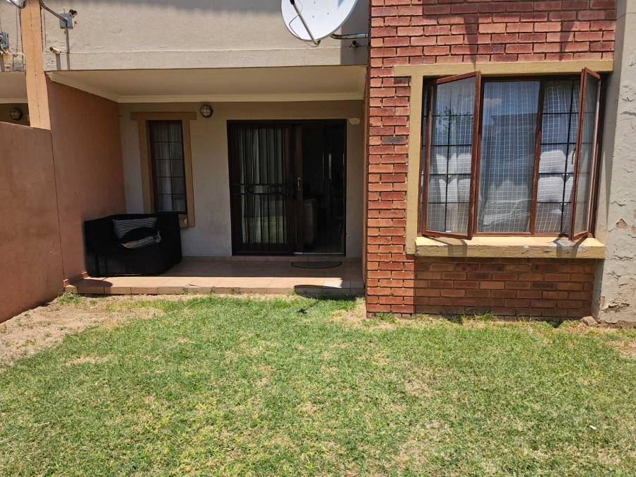 2 Bedroom Property for Sale in Montana Tuine Gauteng