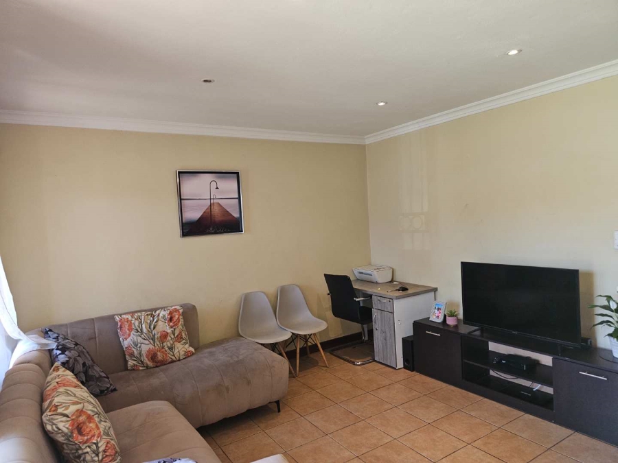 2 Bedroom Property for Sale in Montana Tuine Gauteng