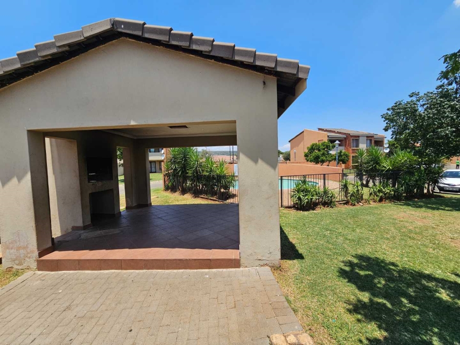 2 Bedroom Property for Sale in Montana Tuine Gauteng