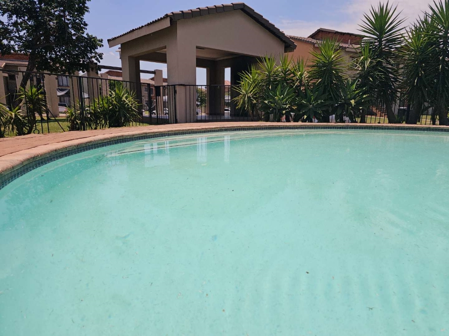 2 Bedroom Property for Sale in Montana Tuine Gauteng