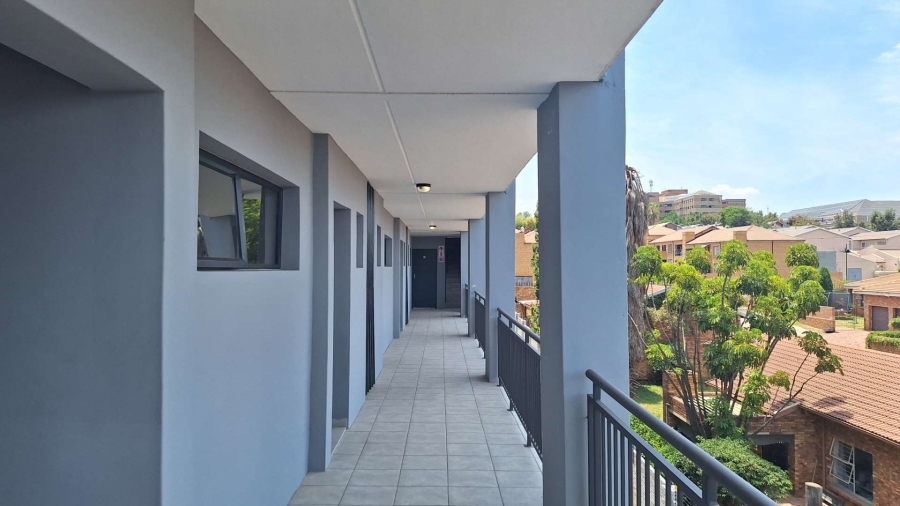 To Let 2 Bedroom Property for Rent in Ferndale Gauteng