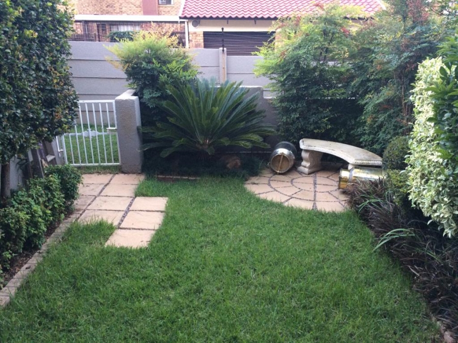 2 Bedroom Property for Sale in Fairland Gauteng