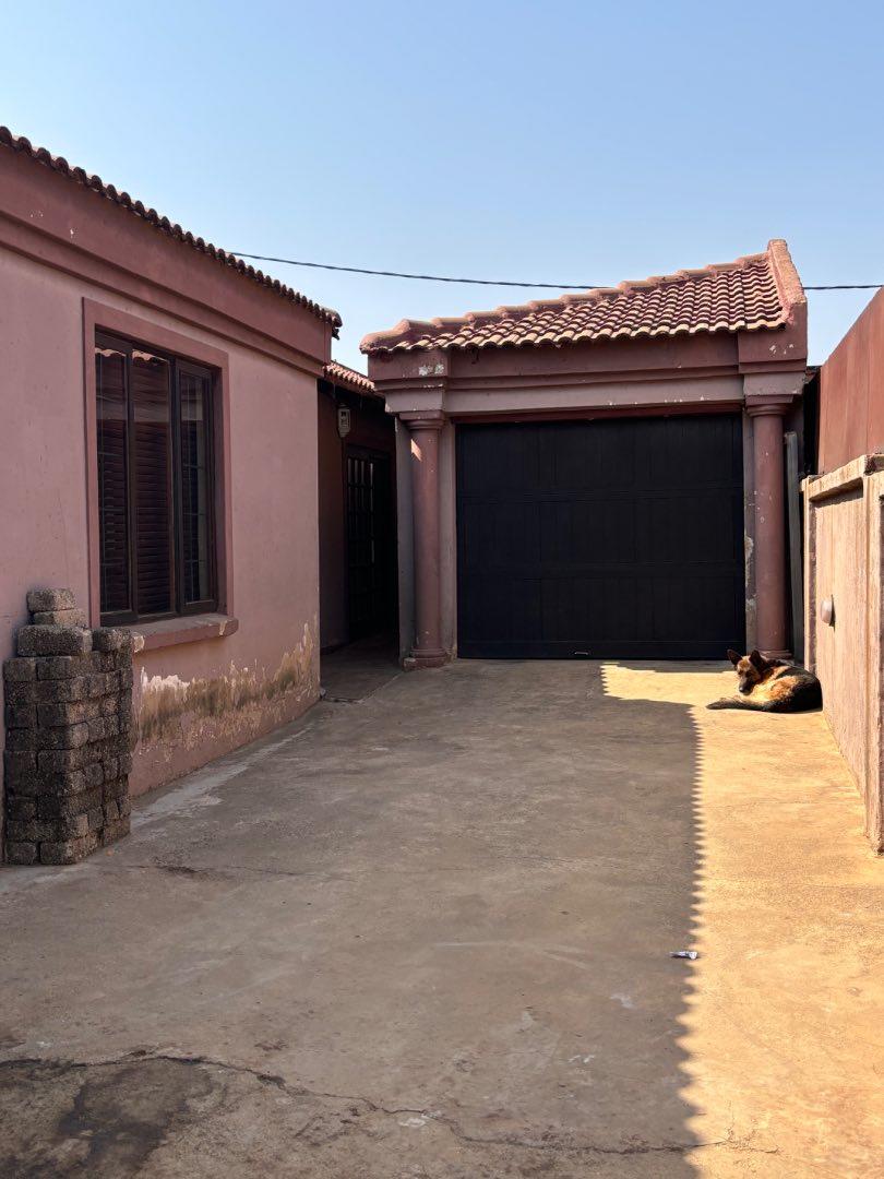 5 Bedroom Property for Sale in Mamelodi East Gauteng