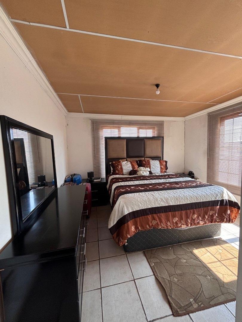 5 Bedroom Property for Sale in Mamelodi East Gauteng