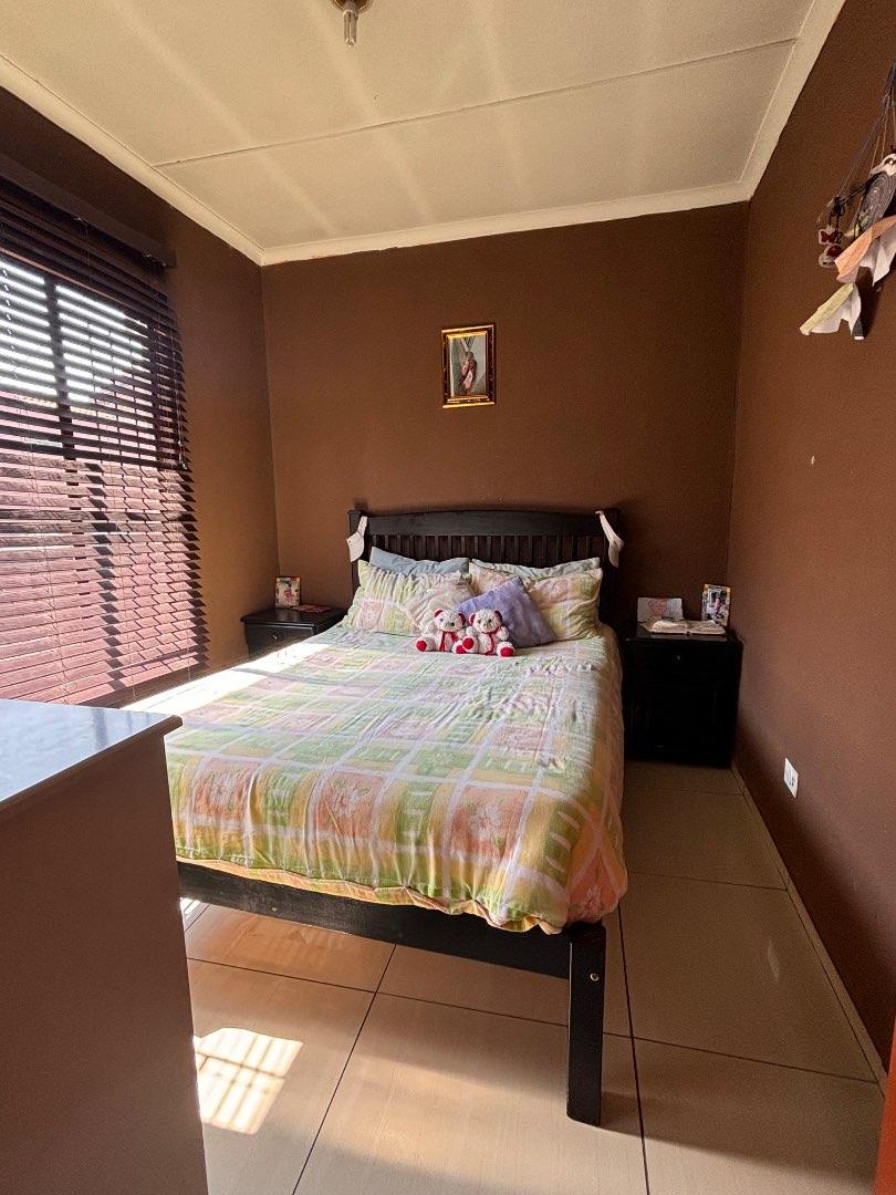 5 Bedroom Property for Sale in Mamelodi East Gauteng