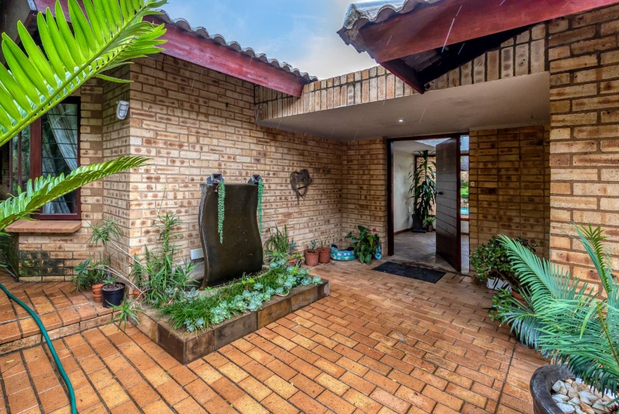 4 Bedroom Property for Sale in Poortview Gauteng