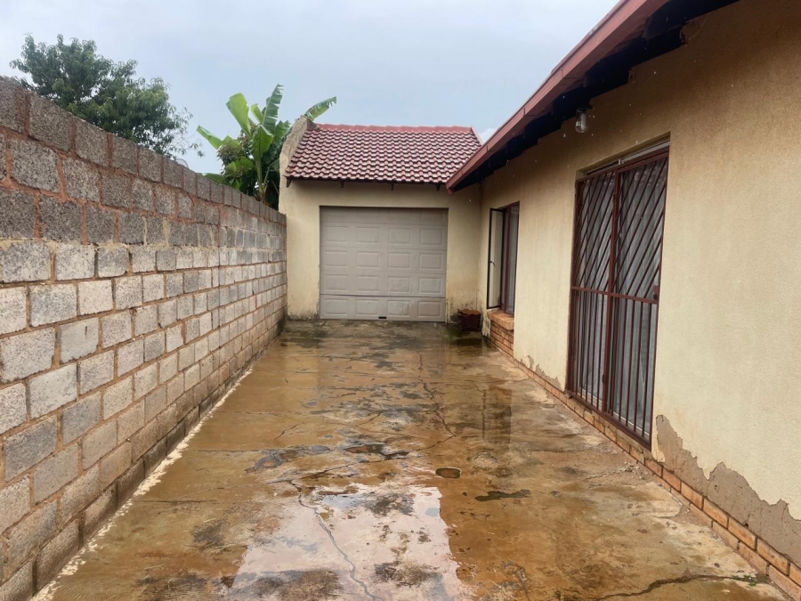 2 Bedroom Property for Sale in Protea Glen Gauteng