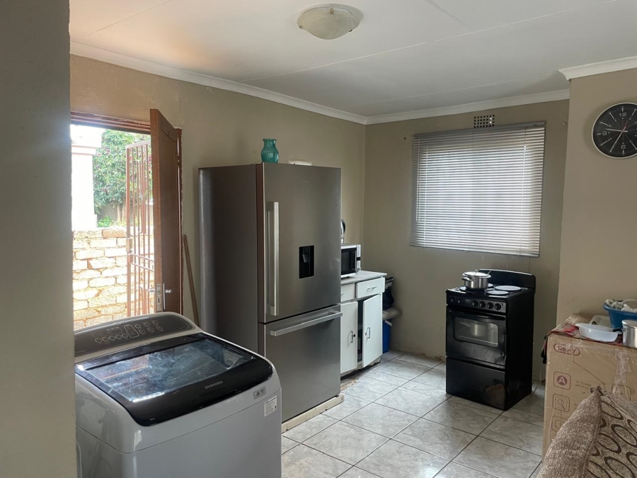 2 Bedroom Property for Sale in Protea Glen Gauteng