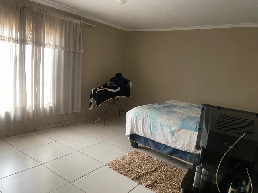 2 Bedroom Property for Sale in Protea Glen Gauteng