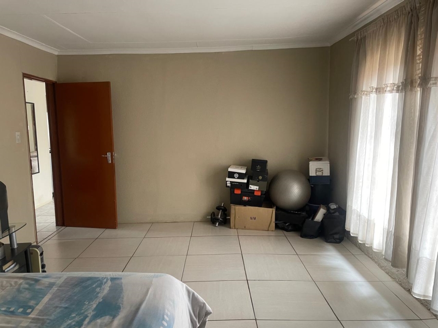 2 Bedroom Property for Sale in Protea Glen Gauteng