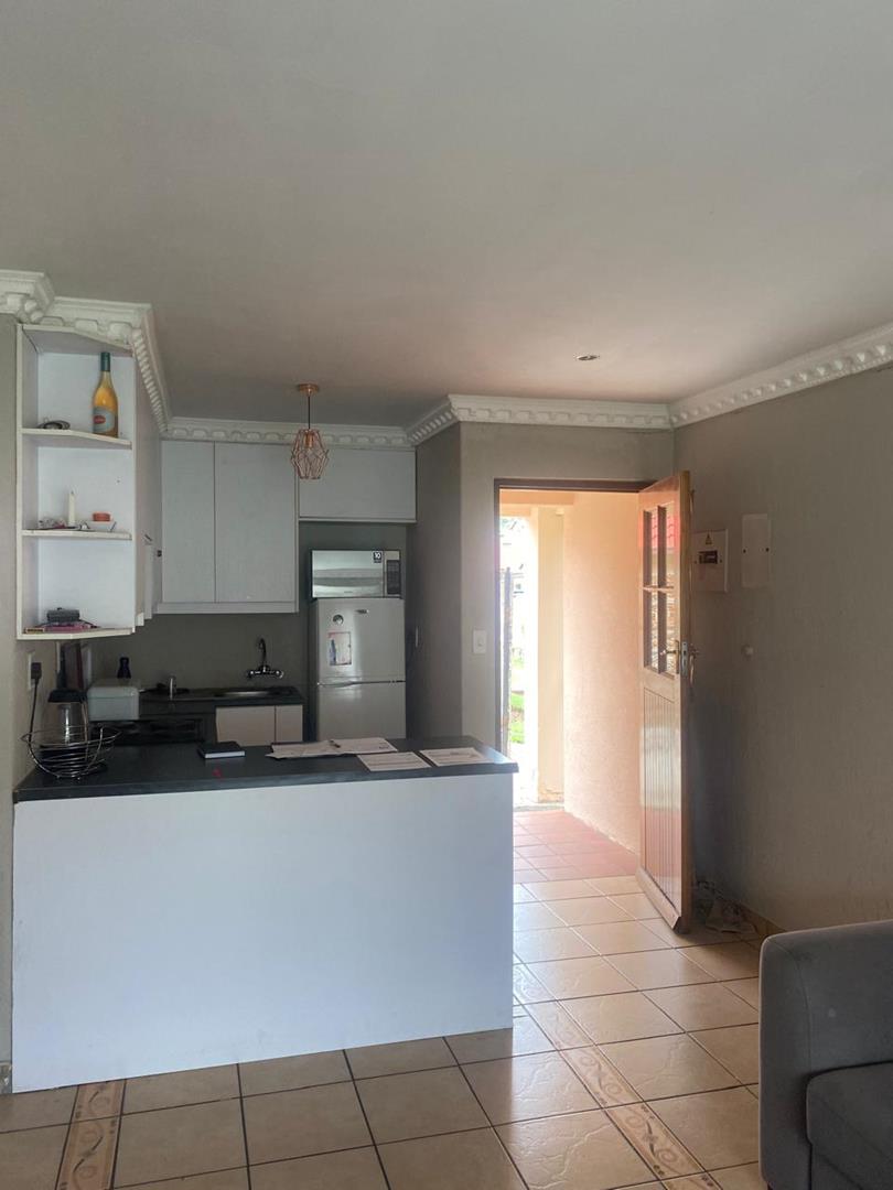 2 Bedroom Property for Sale in Meredale Gauteng