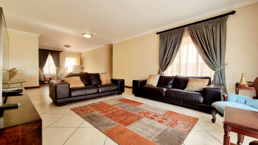 To Let 2 Bedroom Property for Rent in Olympus Gauteng