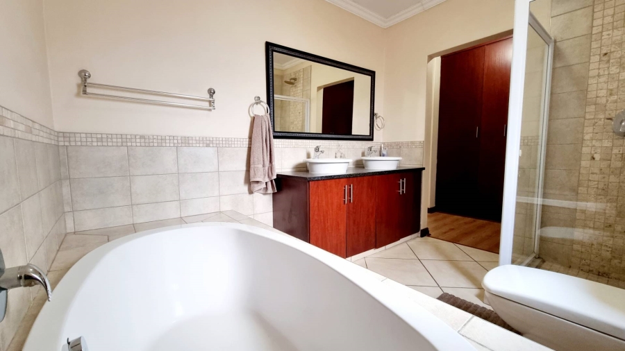 To Let 2 Bedroom Property for Rent in Olympus Gauteng