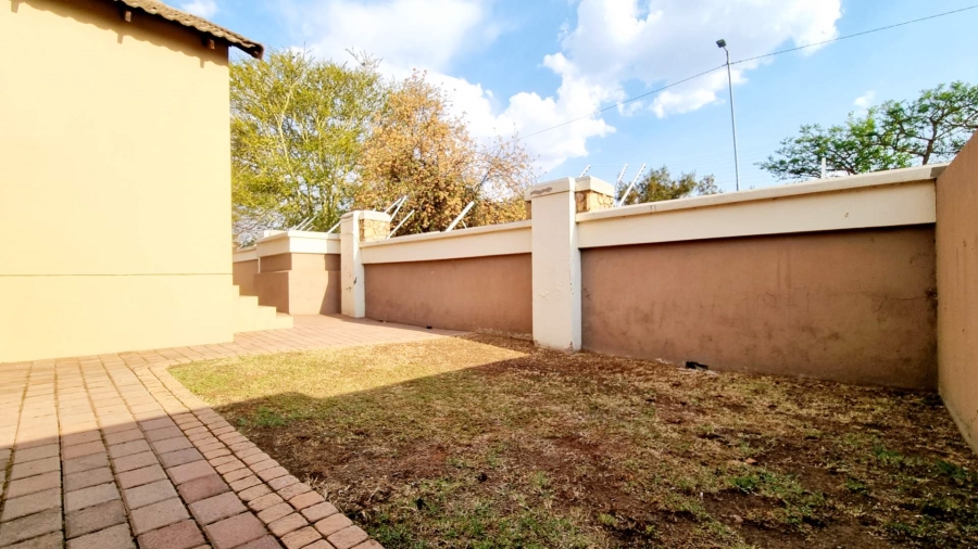 To Let 2 Bedroom Property for Rent in Olympus Gauteng