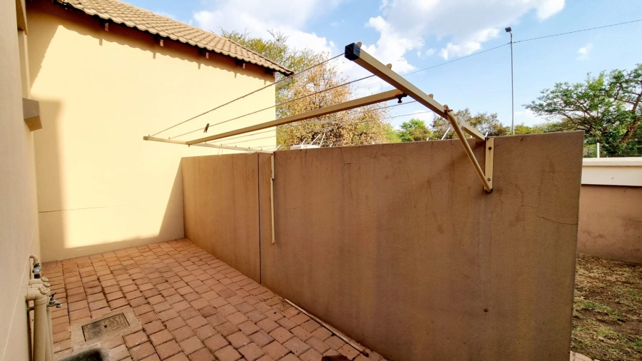 To Let 2 Bedroom Property for Rent in Olympus Gauteng