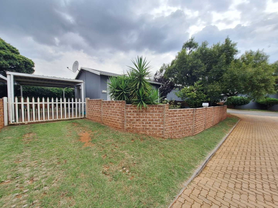 To Let 2 Bedroom Property for Rent in Randburg Gauteng