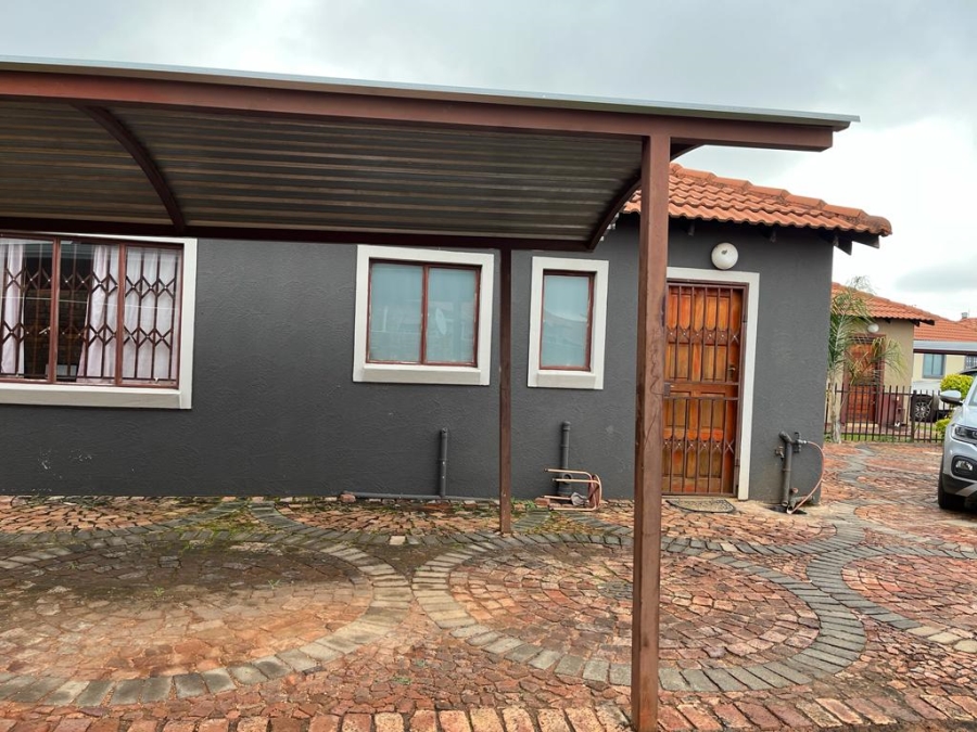2 Bedroom Property for Sale in Theresa Park Gauteng