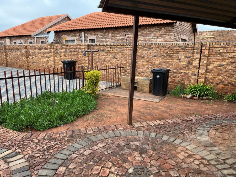 2 Bedroom Property for Sale in Theresa Park Gauteng