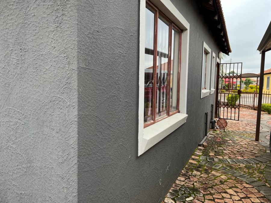 2 Bedroom Property for Sale in Theresa Park Gauteng