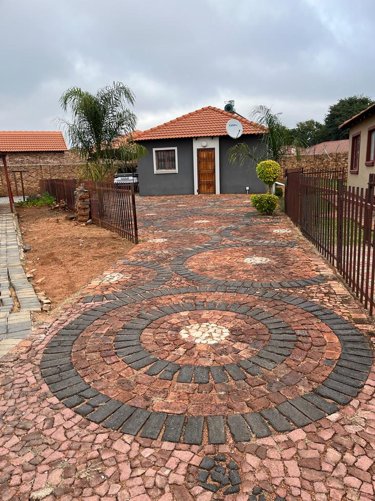 2 Bedroom Property for Sale in Theresa Park Gauteng