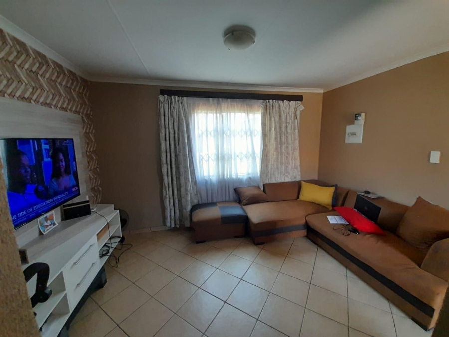 2 Bedroom Property for Sale in Theresa Park Gauteng
