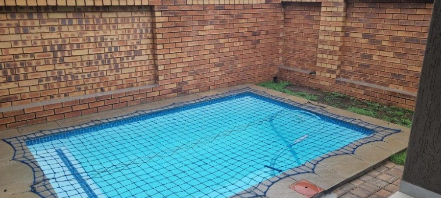 3 Bedroom Property for Sale in Brackenhurst Gauteng