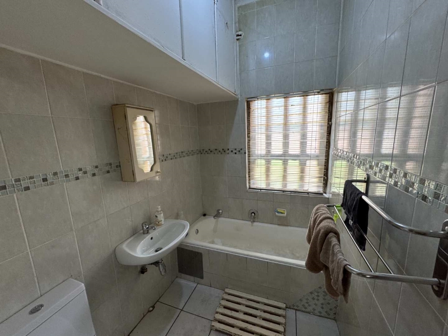 3 Bedroom Property for Sale in Brackendowns Gauteng