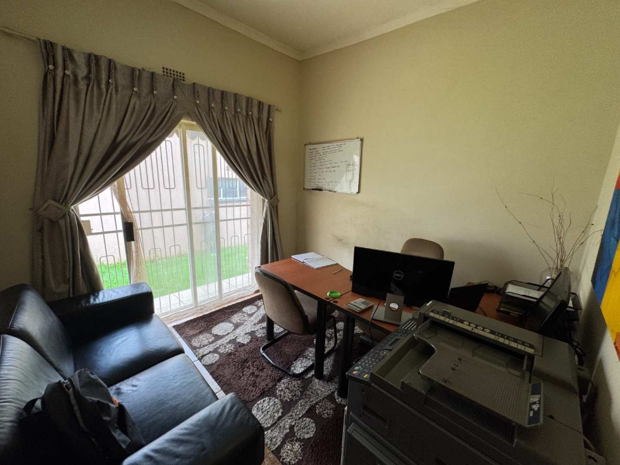 3 Bedroom Property for Sale in Brackendowns Gauteng