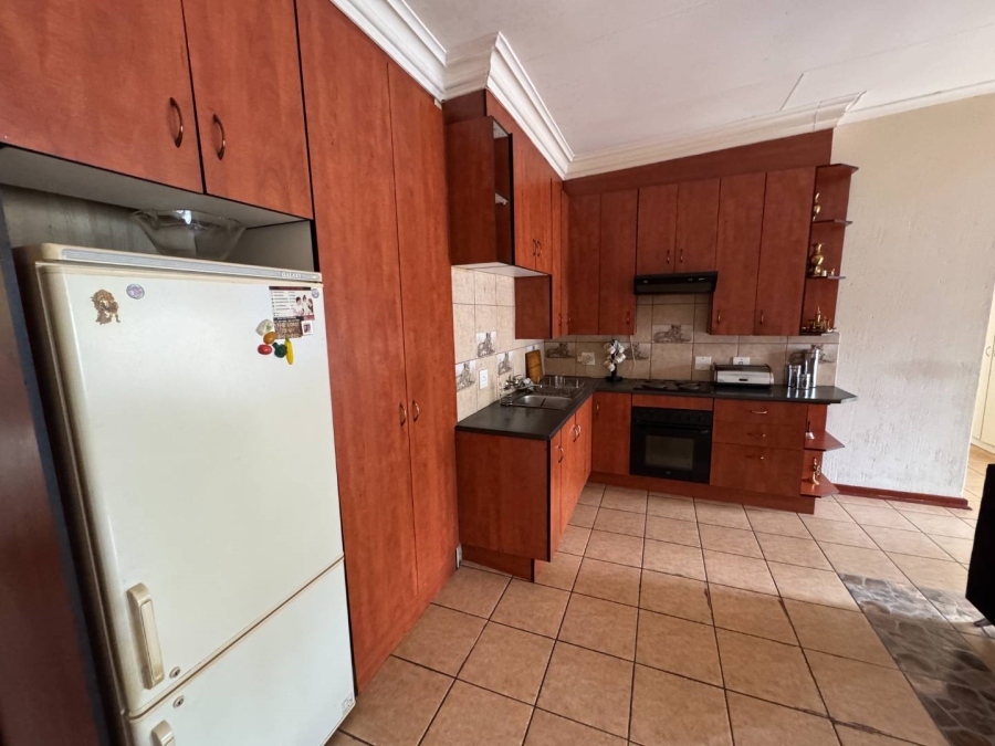3 Bedroom Property for Sale in Brackendowns Gauteng