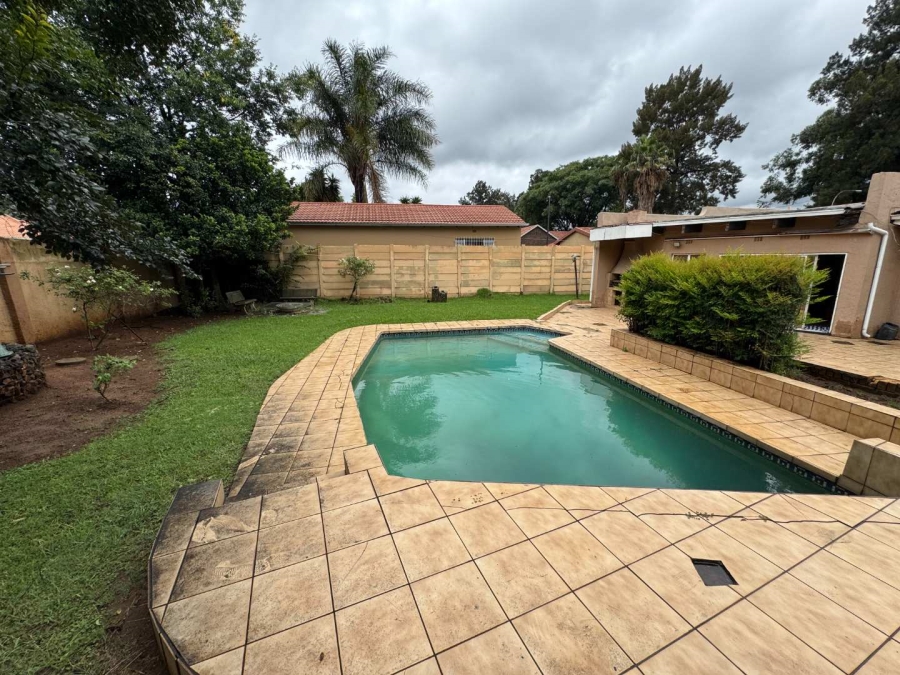 3 Bedroom Property for Sale in Brackendowns Gauteng