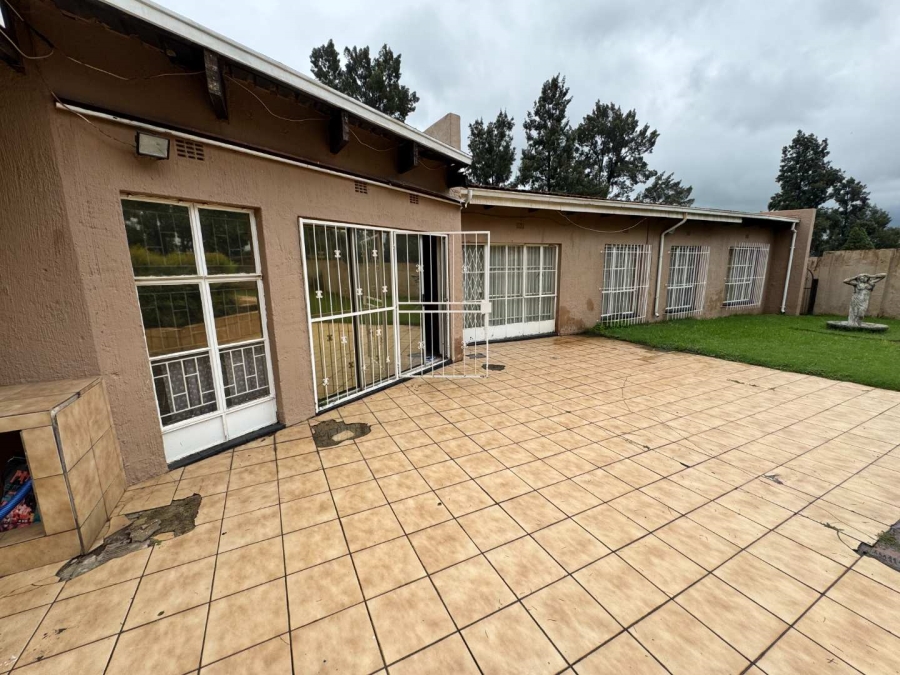 3 Bedroom Property for Sale in Brackendowns Gauteng