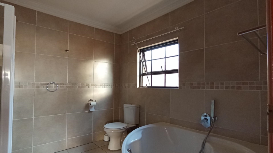 4 Bedroom Property for Sale in Rua Vista Gauteng