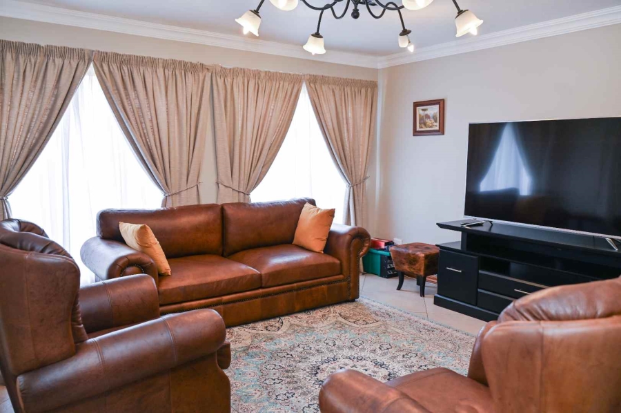 To Let 3 Bedroom Property for Rent in The Wilds Gauteng