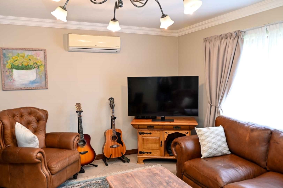 To Let 3 Bedroom Property for Rent in The Wilds Gauteng