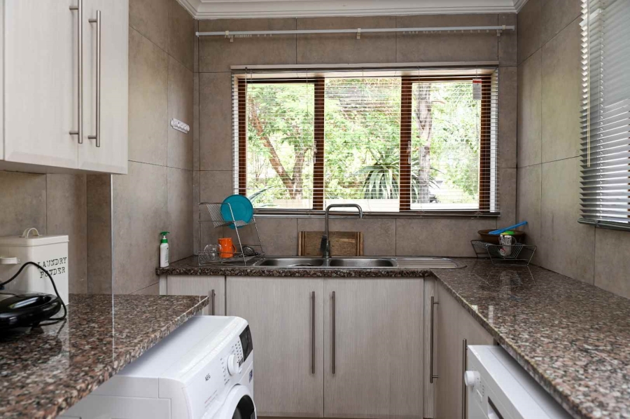 To Let 3 Bedroom Property for Rent in The Wilds Gauteng