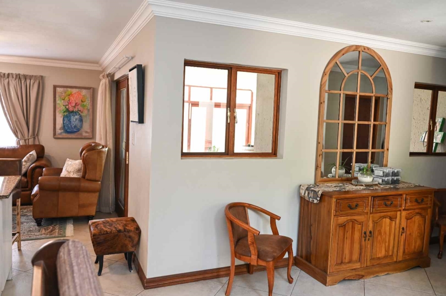 To Let 3 Bedroom Property for Rent in The Wilds Gauteng